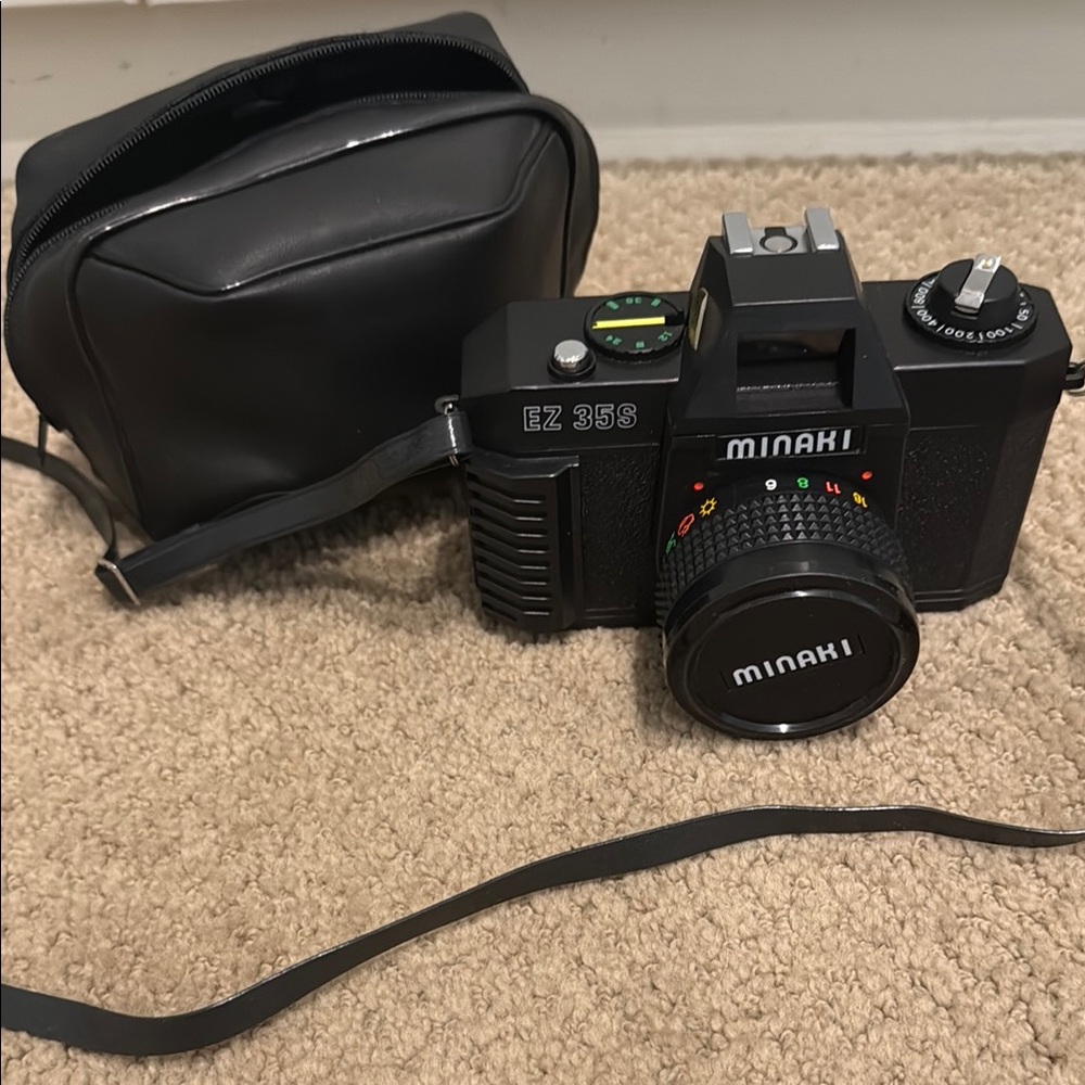 NEW Vintage Minaki 35mm Camera